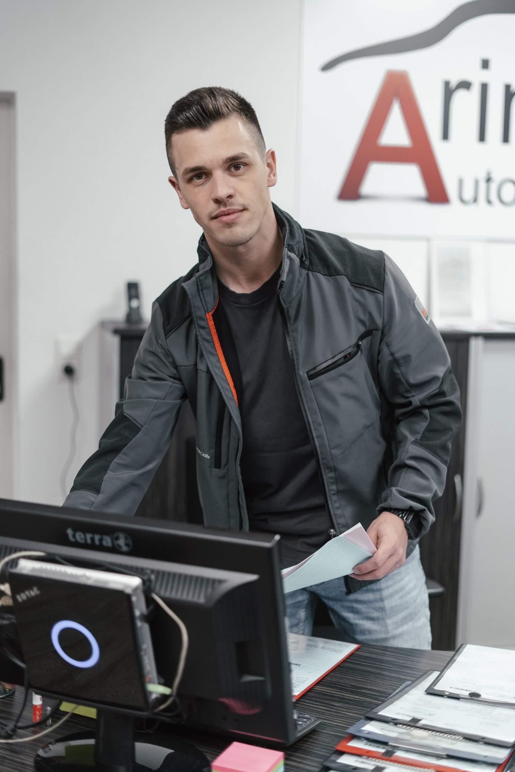 Kfz Gutachter Nico Aringer in Herford