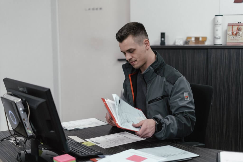 Kfz Gutachter Nico Aringer in Herford